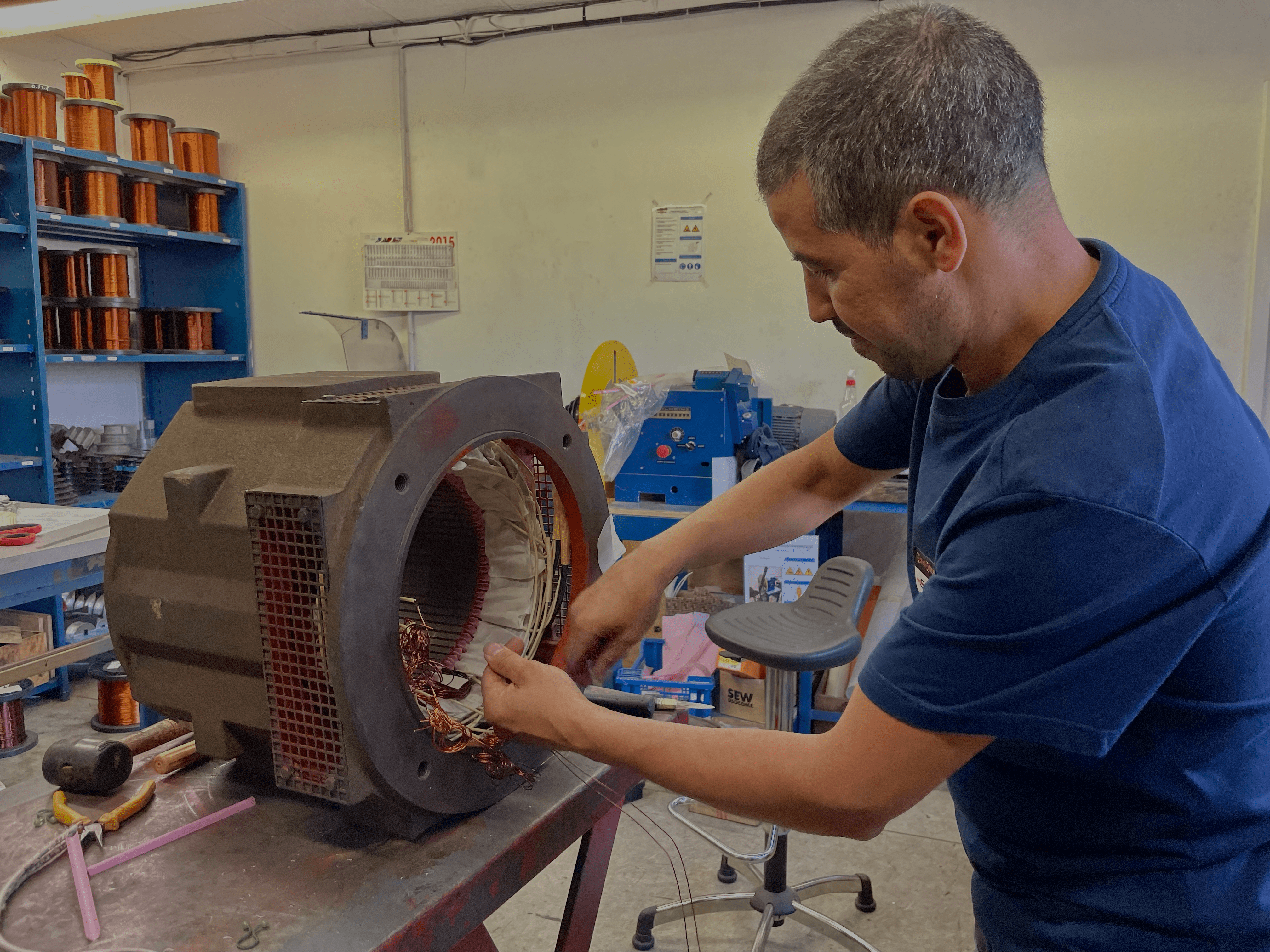 bobinage moteur électrique – ase.serem (fond noir)